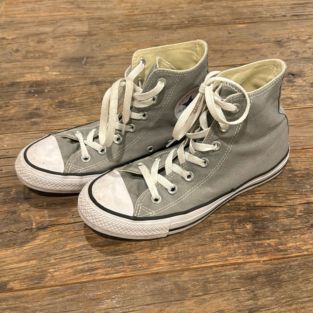 Grey converse All ⭐️ Star